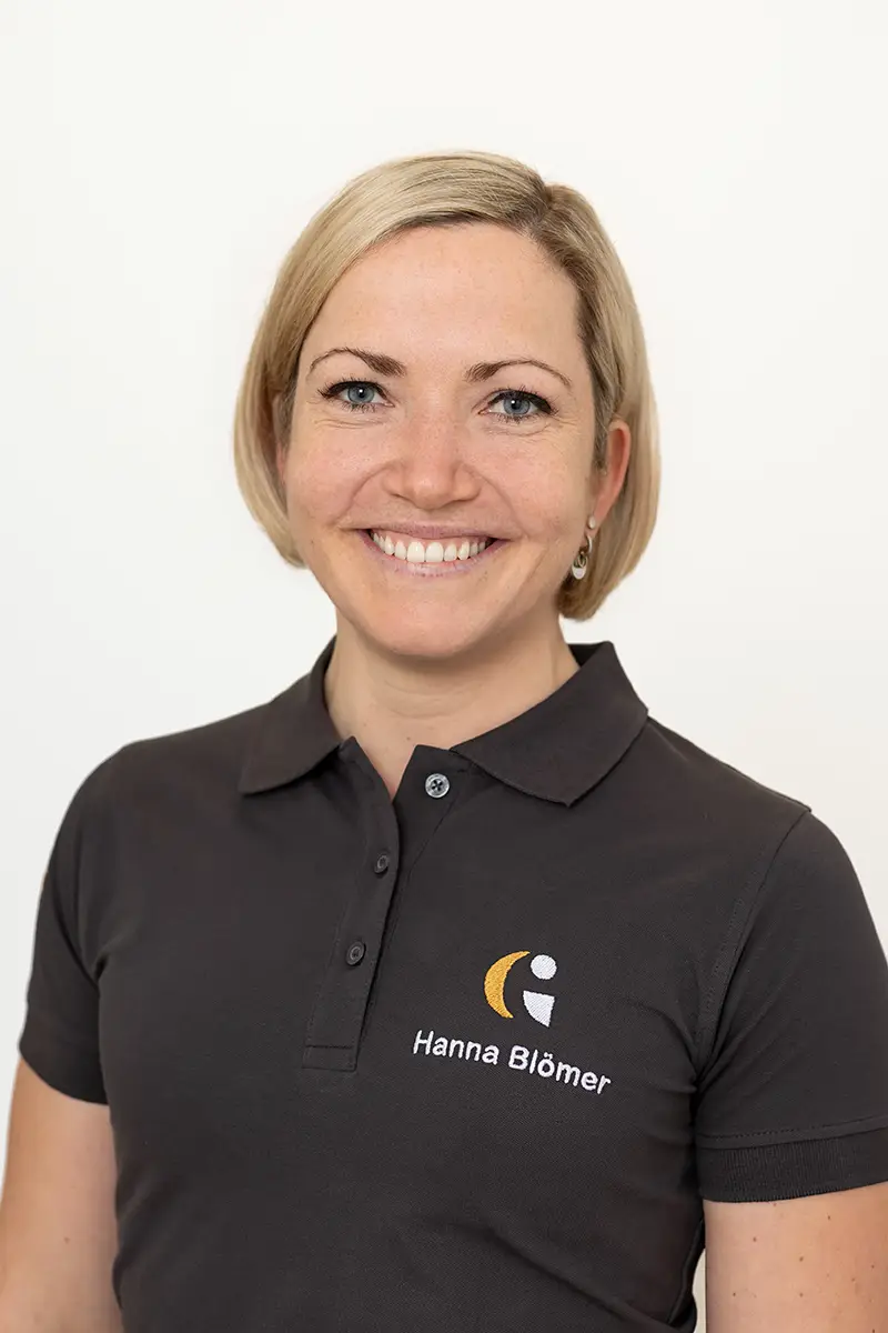 gelenkich-bloemer Teamfoto der Praxis Gelenkich: drei Physiotherapeutinnen lächeln in die Kamera.